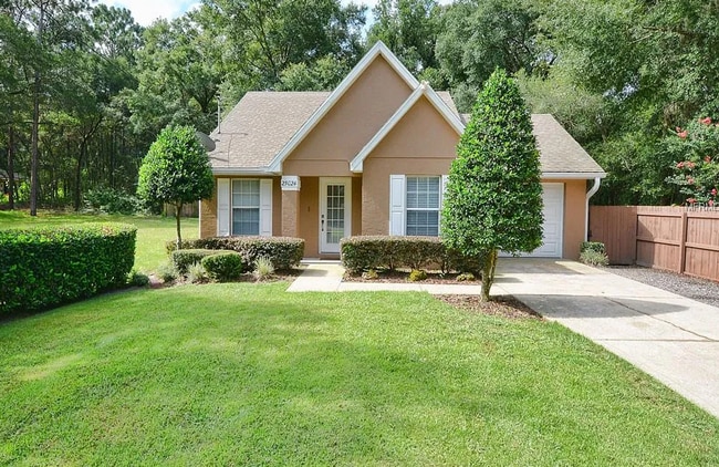 Building Photo - Charming 3/2 with large fenced yard!