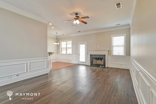 Photo - 2092 Glenn Falls