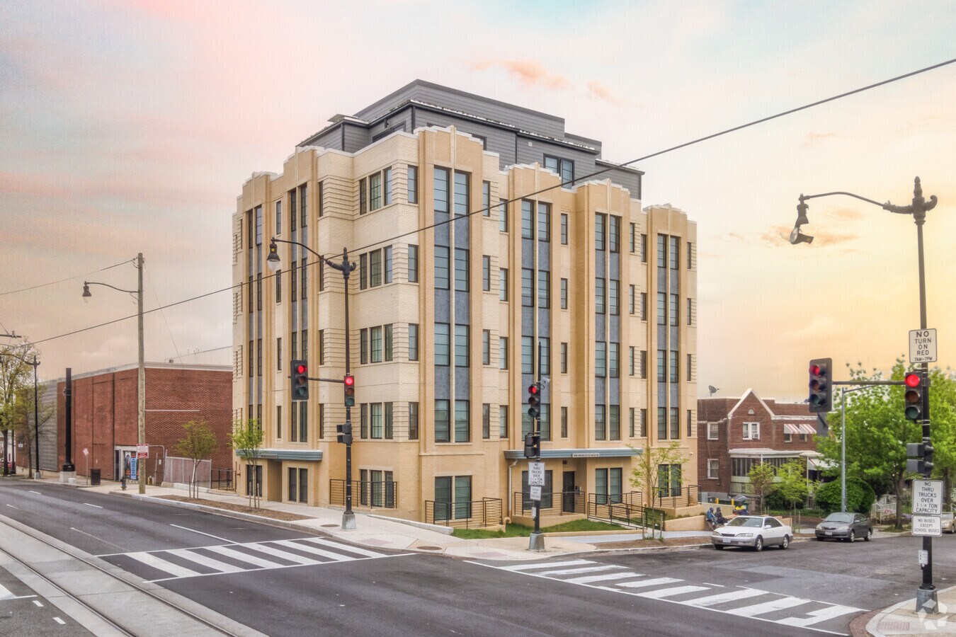 633 21st St NE - The Jacob Apartments