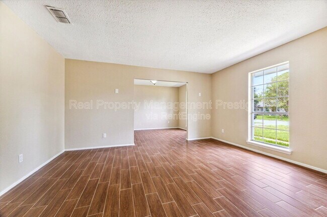 Photo - 503 Mary Ann Dr