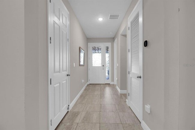 Photo - 2487 Empress Dr