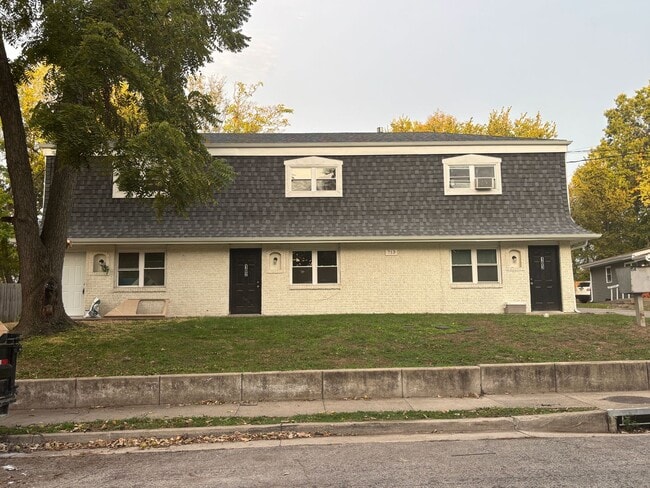 Building Photo - 713 N 6th St Unit 101