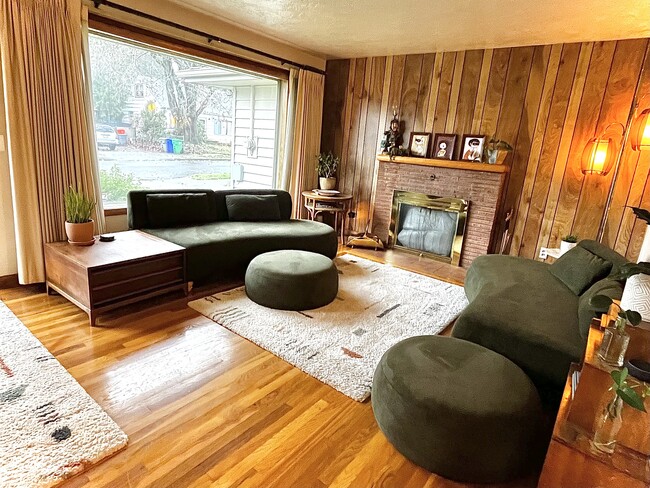 Living room - 11728 SE Madison St House