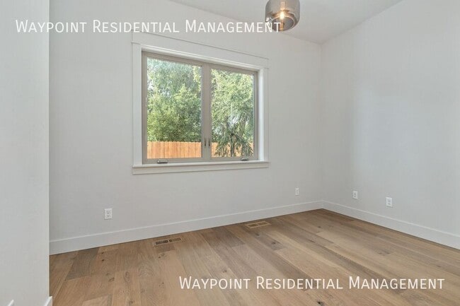 Photo - 2457 N Ashgrove Ln