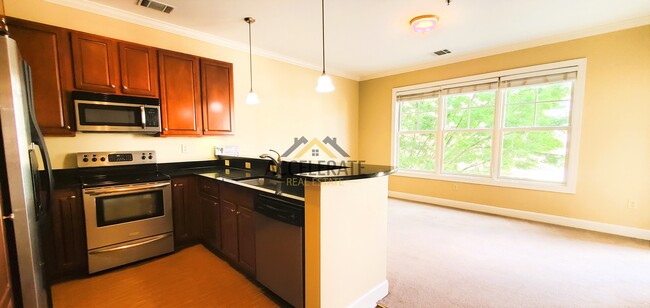 Photo - 155 E Broad St Unidad Apt # 213