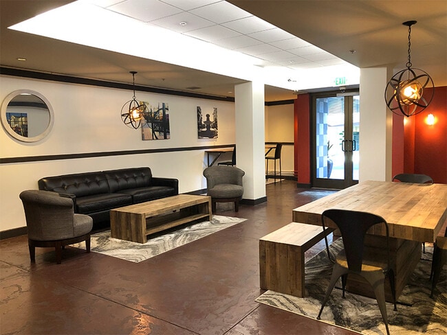 Photo - 1435 India St Unidad 204