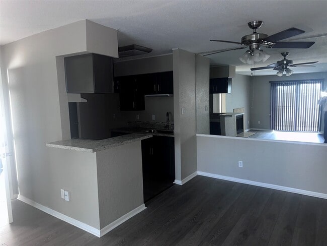 Building Photo - 7400 Bellerive Dr Unit True