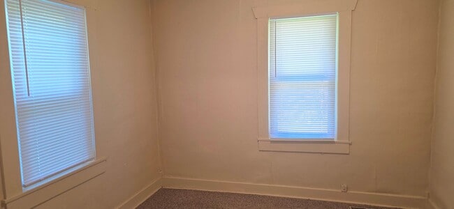 Photo - 2 bedroom/1 bathroom for $850!
