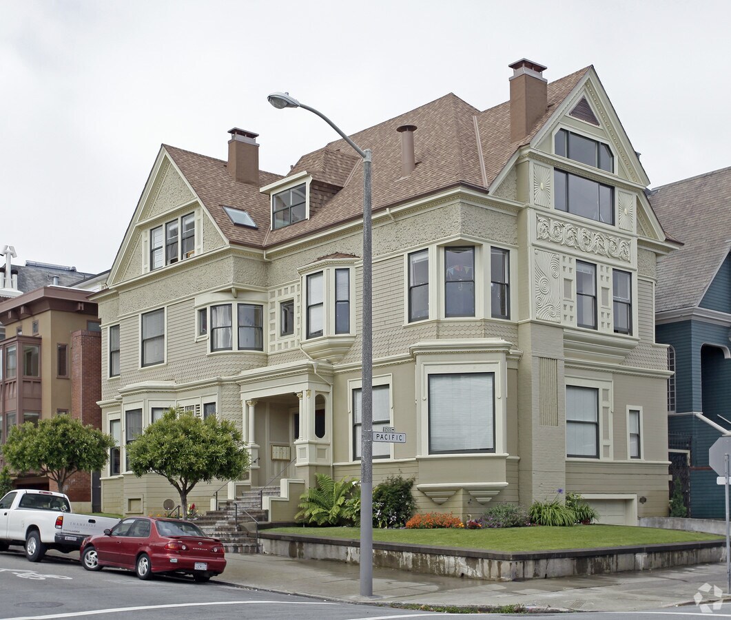 Photo - 2525 Steiner St Apartments