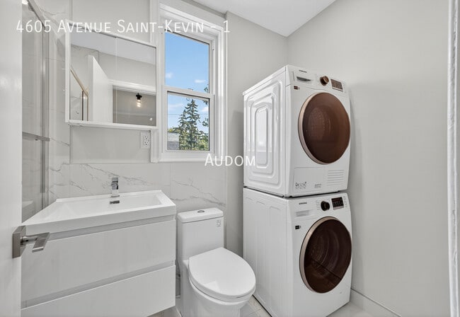 Photo - 4605 Ave Saint-Kevin Unit 1