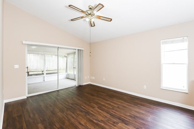 Photo - 337 Riunite Cir