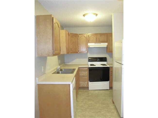 Photo - 594 W 8th St