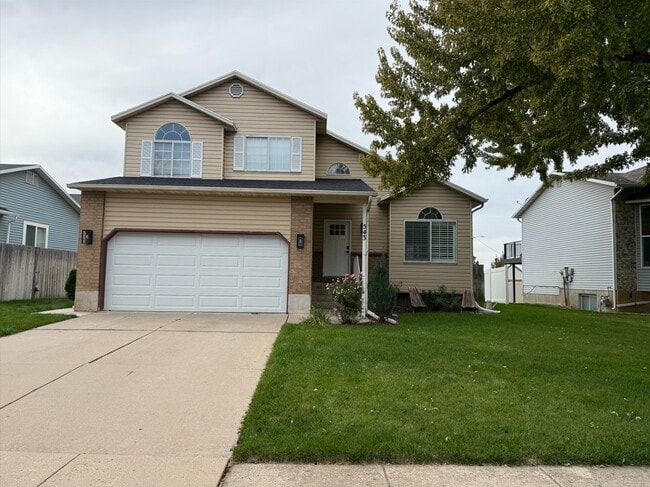 Building Photo - 543 Creekside Ln