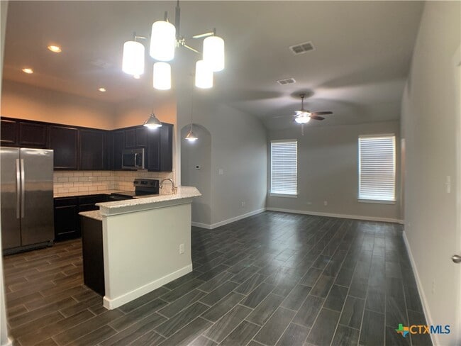 Photo - 354 Creekside Curve