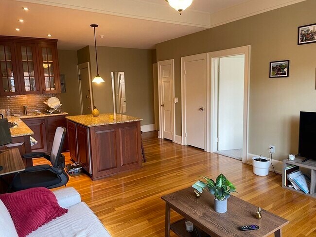 Photo - 400 Marlborough St Unidad #9