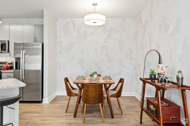 2BR, 2BA - 1,151SF - Dining