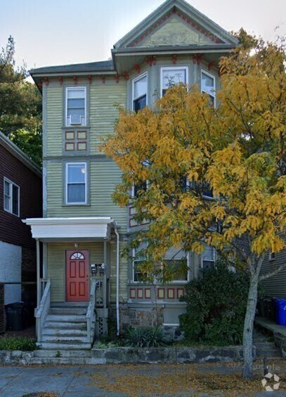 Building Photo - 392 Centre St Rental