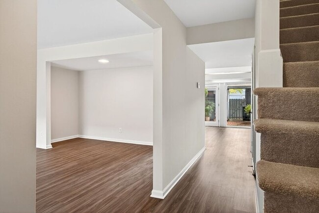 Photo - 94 Woodlake Dr