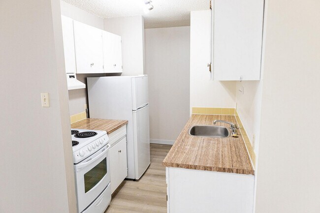 Photo - Dhillon Tower