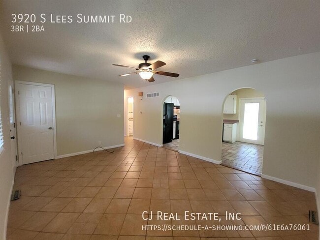 Building Photo - 3920 S Lee's Summit Rd Rental