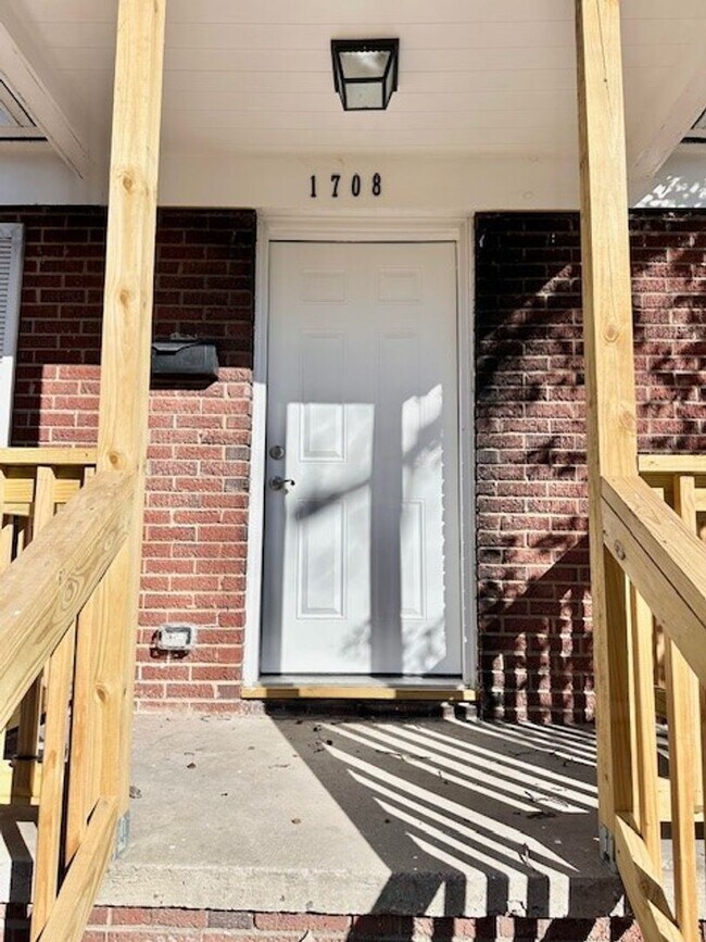 Photo - Recently Renovated 2 Bedroom 1 Bath Home AVAILABLE SOON!