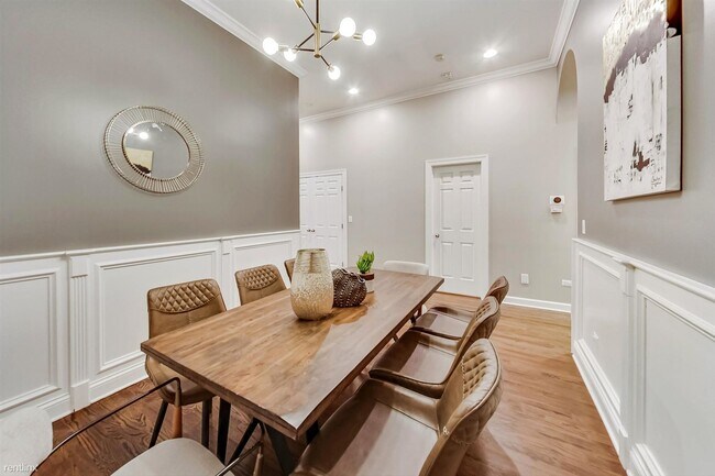 Photo - 4 br, 2.5 bath Condo - 3545 N Fremont St