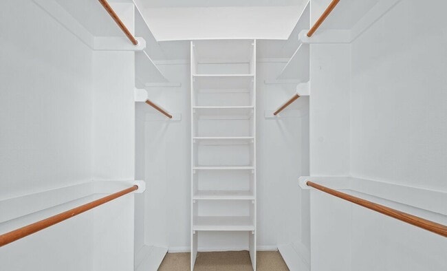 Building Photo - 1074 Peachtree Walk NE Unit 1074