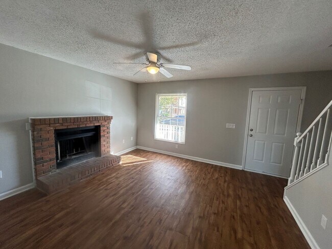 940-506 Glenn St.