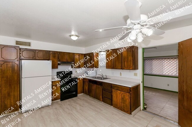 Photo - 3951 W Irvington Rd