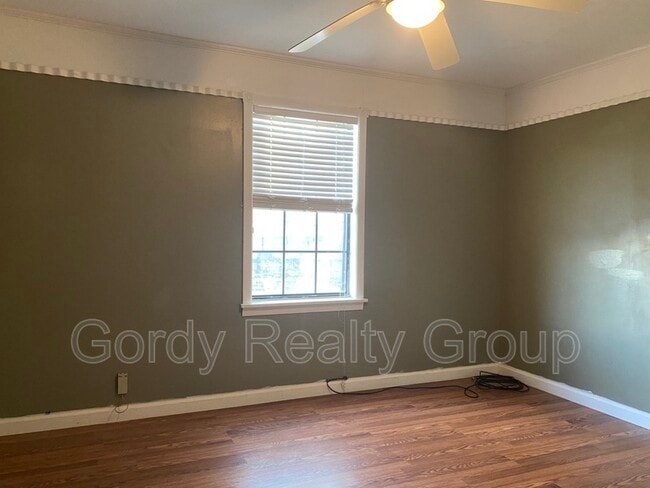 Photo - 2057 Gay Ave