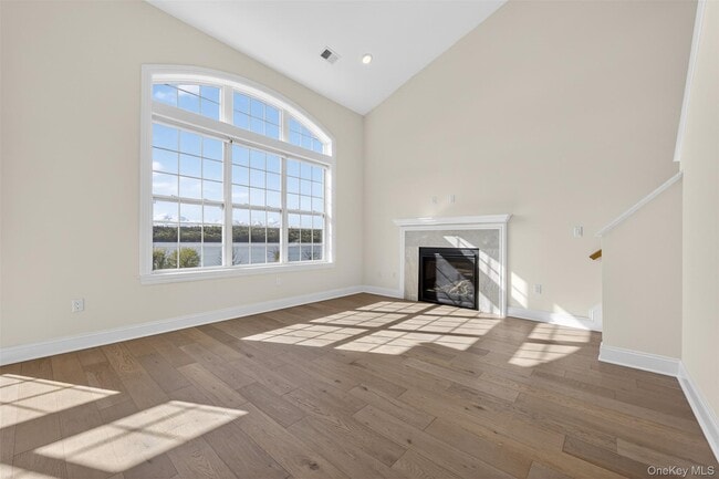 Photo - 402 Sacandaga Loop