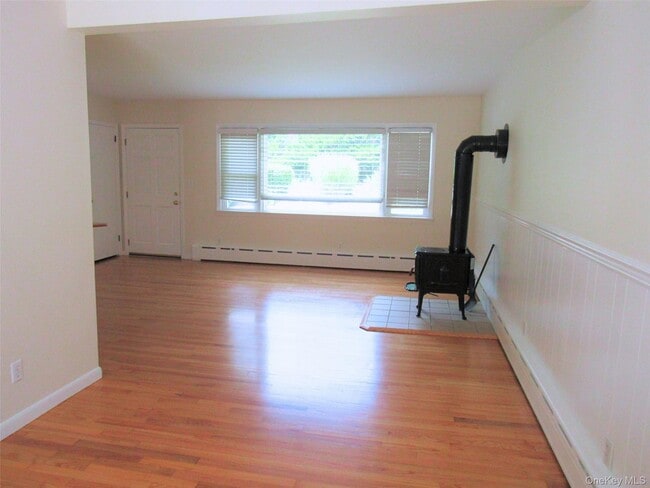 Photo - 14 Piney Point Ave