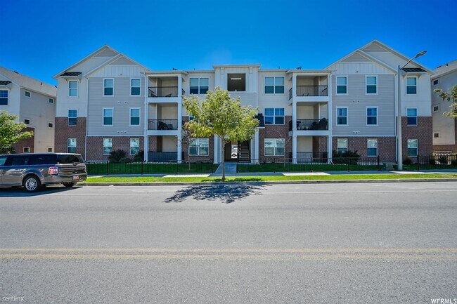 Photo - 3 br, 2 bath Condo - 3984 West 1850 North