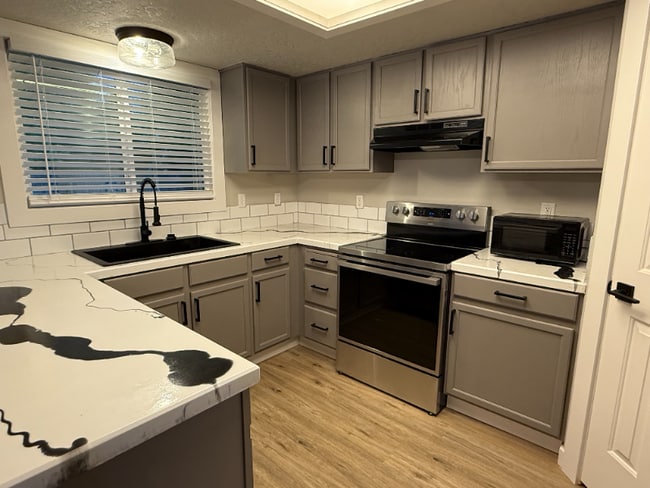 Photo - 1093 W Waltman Dr