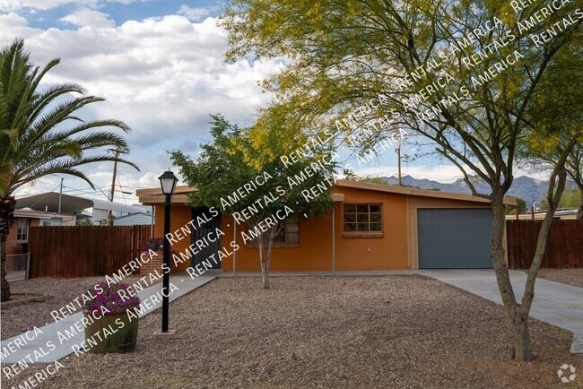Building Photo - 4307 E Hayhurst St Rental