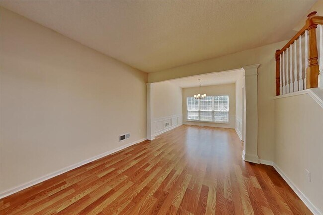 Photo - 3531 Chasefield Way