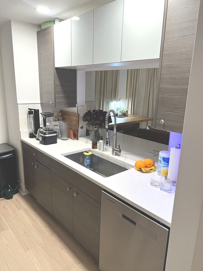 Photo - 1930 Sherman Ave