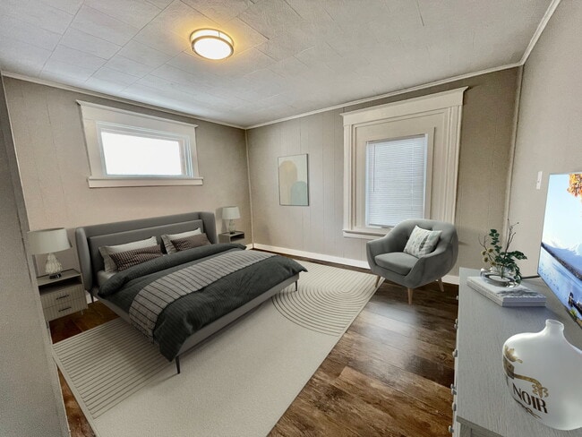 422 4th Ave S