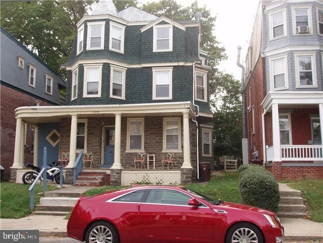 Photo - 608 W 20th St