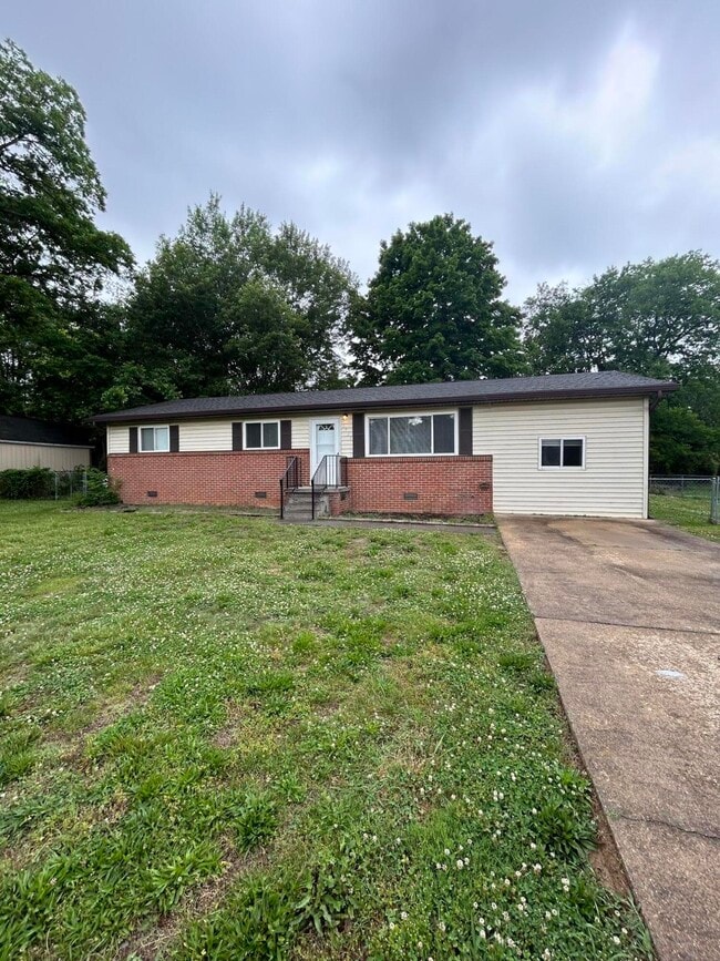 Building Photo - 1320 Parker Ave SW