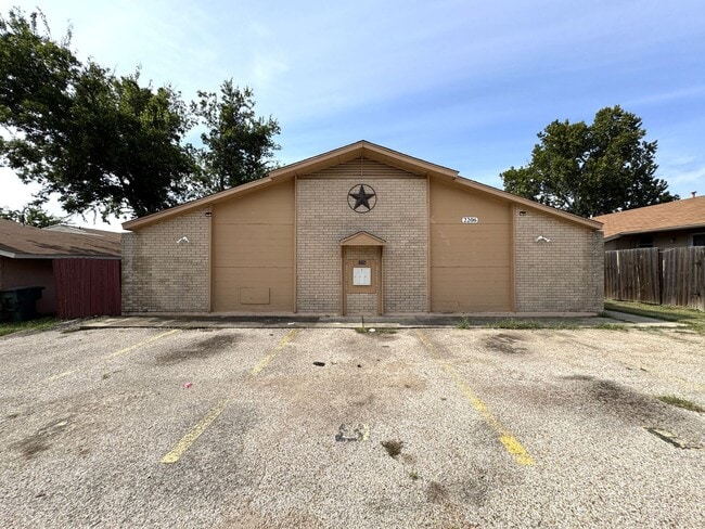 Photo - 2206 Silverway Dr Apartamento Unidad B