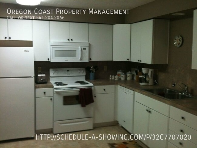 Photo - 426 NW 22nd St Unit Lower 2 Bedroom