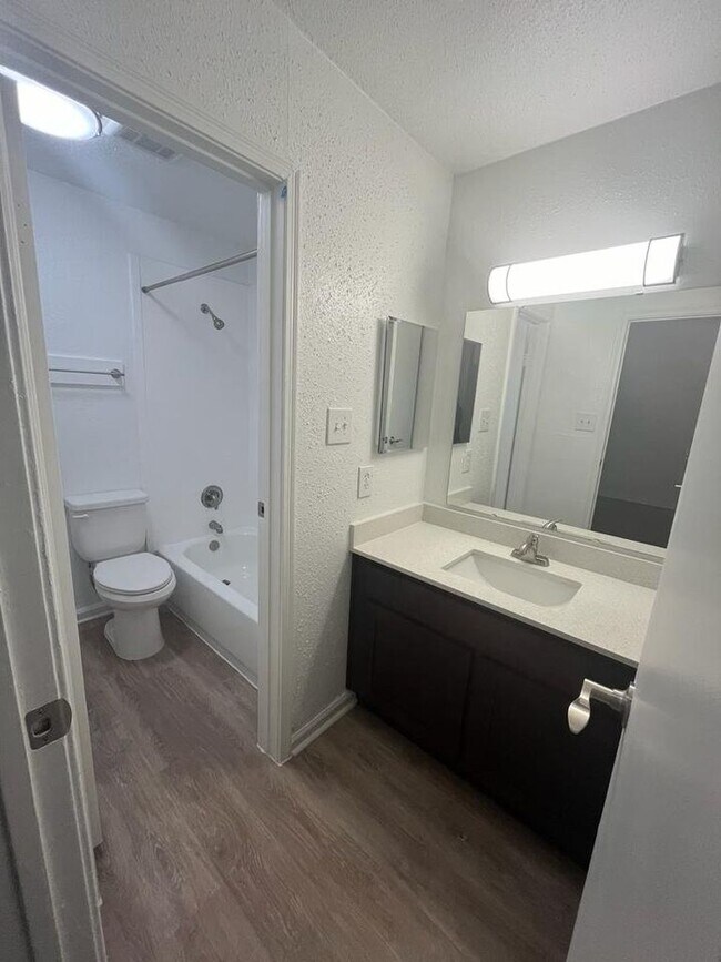 Photo - Tall Timbers Apartments