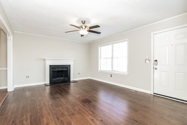 Photo - 401 Shadylake Dr