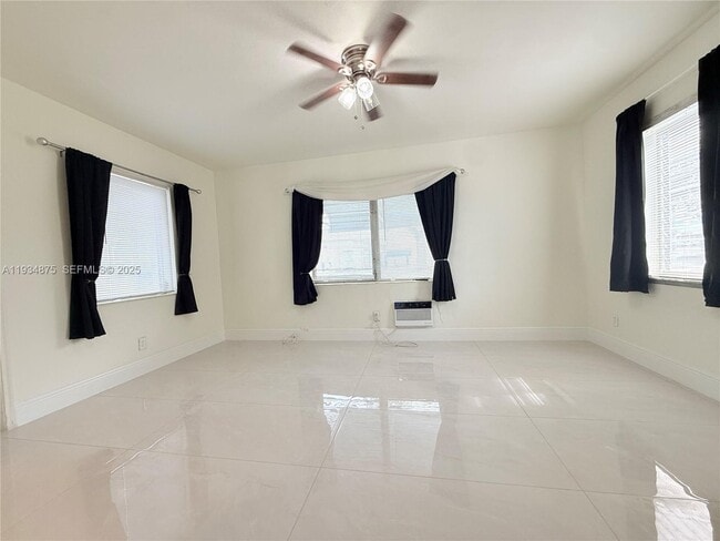 Building Photo - 254 E Dania Beach Blvd Unit 8