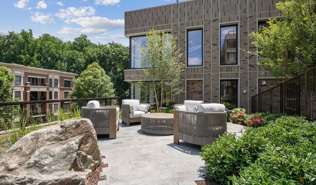 Enjoy beatiful landscape in your courtyard