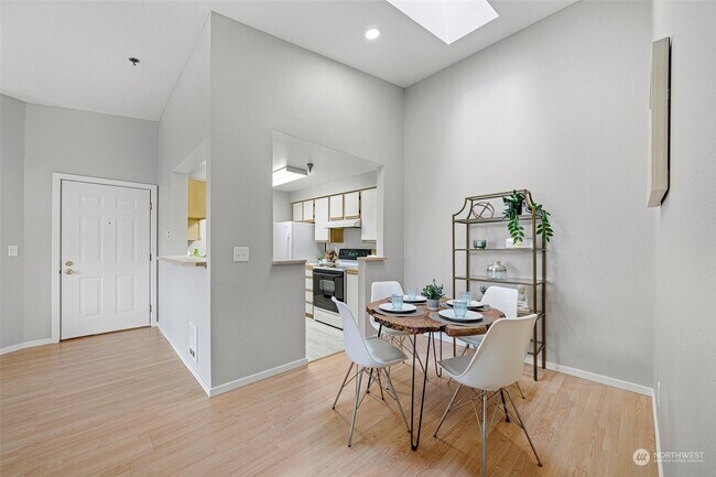 Photo - 215 100th St SW