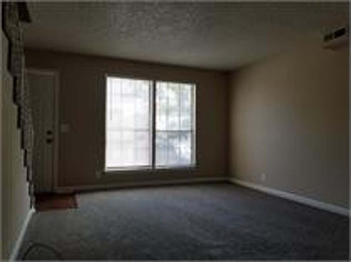 Photo - 280 Donna Drive