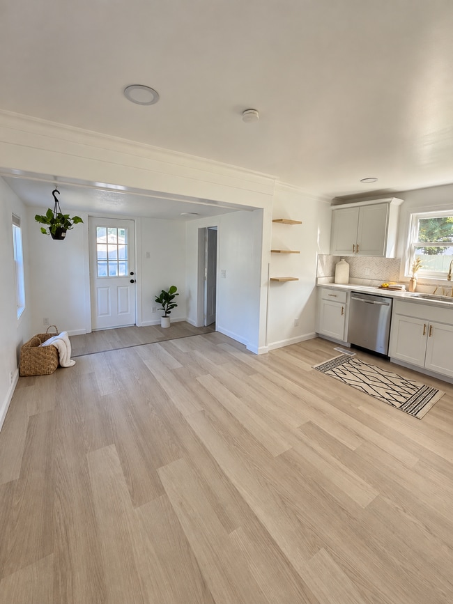10 Beacon St