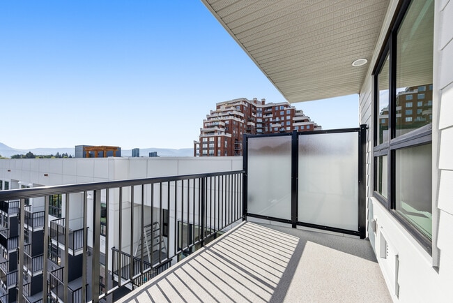 1110 Lawson Av